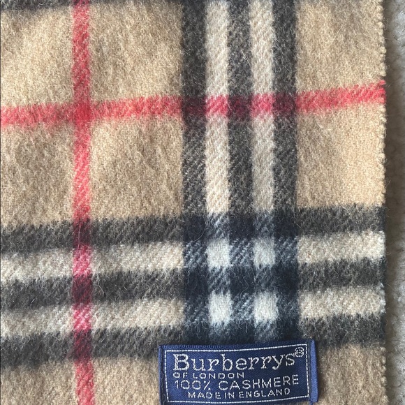 Classic Burberry Cashmere Scarf - Picture 2 of 2